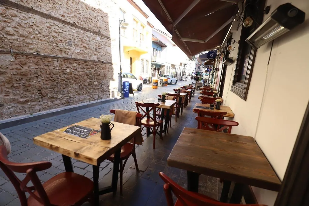 Gagarin Pub & Hotel アンタルヤ トルコ