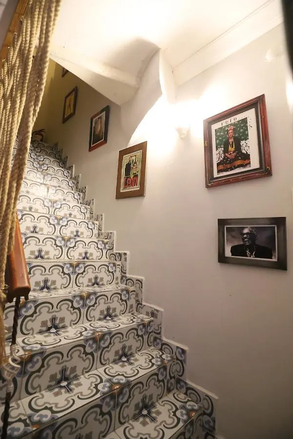 Gagarin Pub & Hotel Antalya Turquía